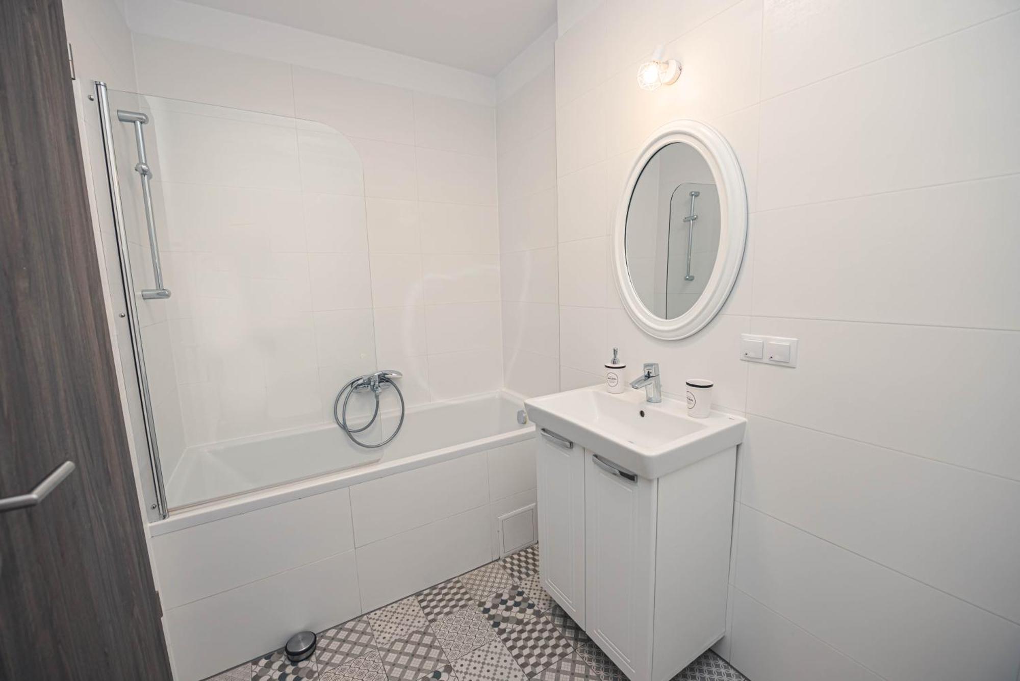 White Mood Apartment 2 Braşov Exterior foto
